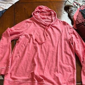 men’s light red pullover hoodie Vineyard Vines, gently worn, size L